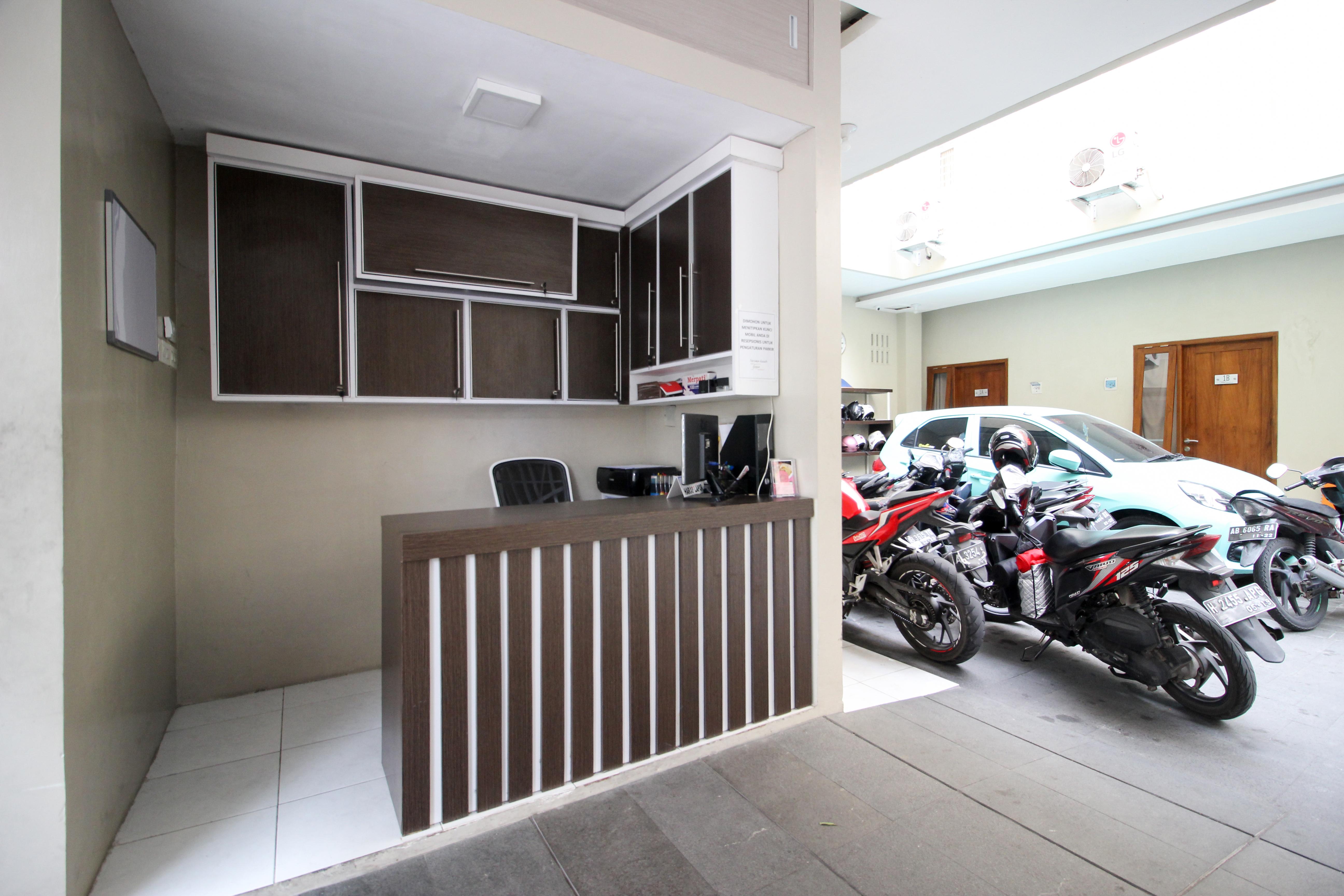 Reddoorz Plus Near Upn Jogjakarta 2 Maguwo Exterior foto