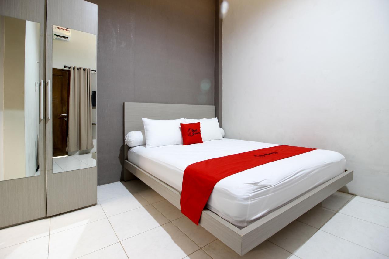 Reddoorz Plus Near Upn Jogjakarta 2 Maguwo Exterior foto